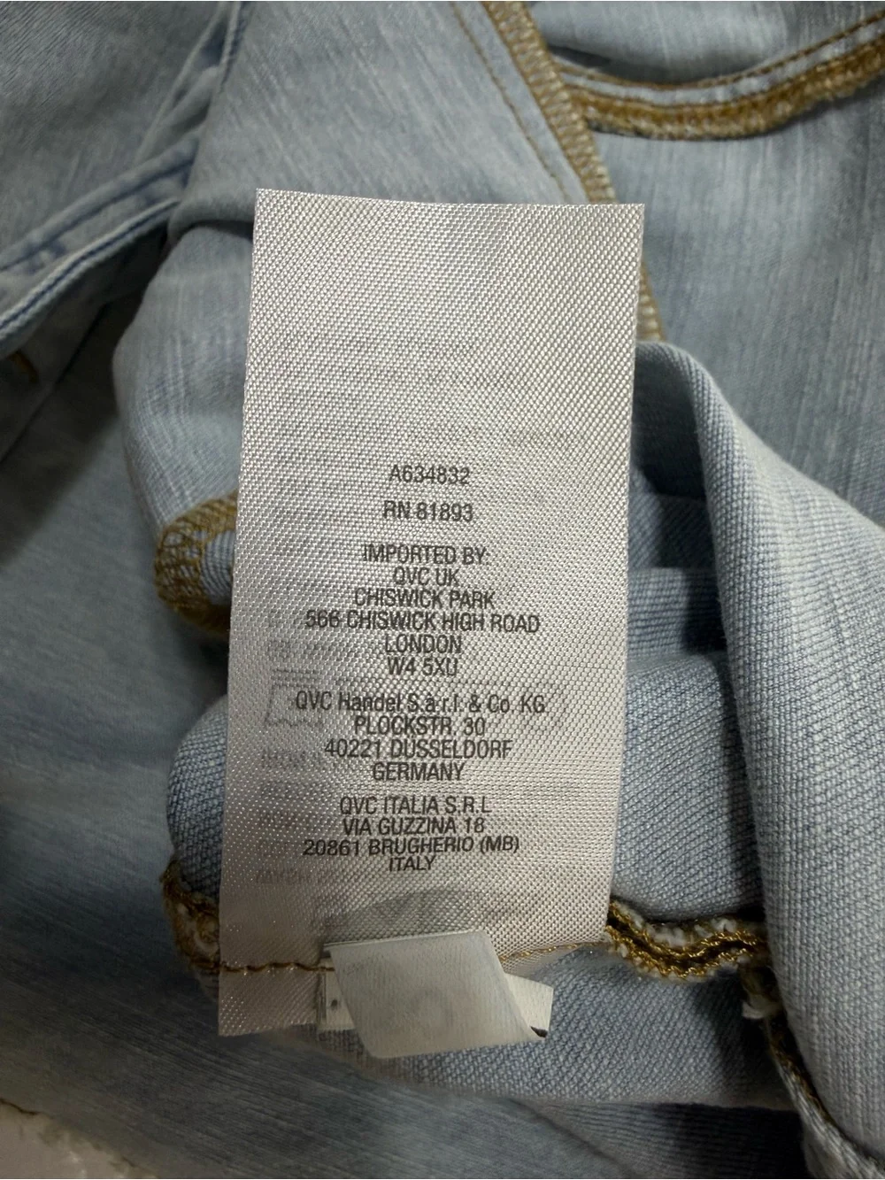 Light Wash Denim stretch trucker western Jacket with Frayed Hem - Women